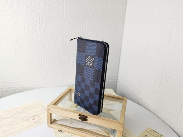 LVコピーウォレット背面デザイン